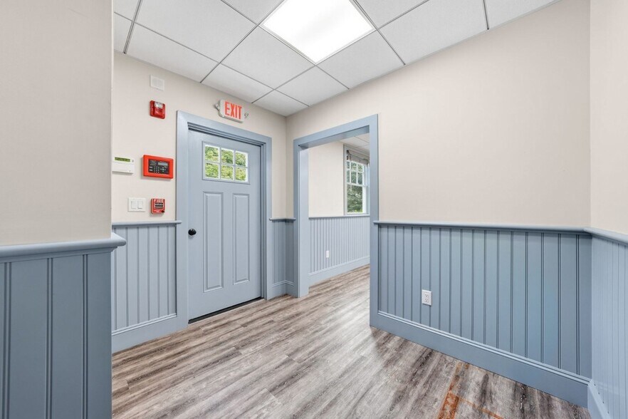 More Photos Of 148 Katama Rd, Edgartown Flex For Sale
