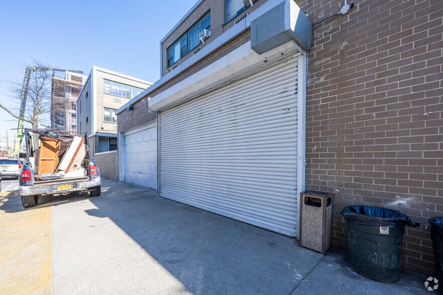 More Photos Of 353-376 Chester St, Brooklyn Apartments For Lease
