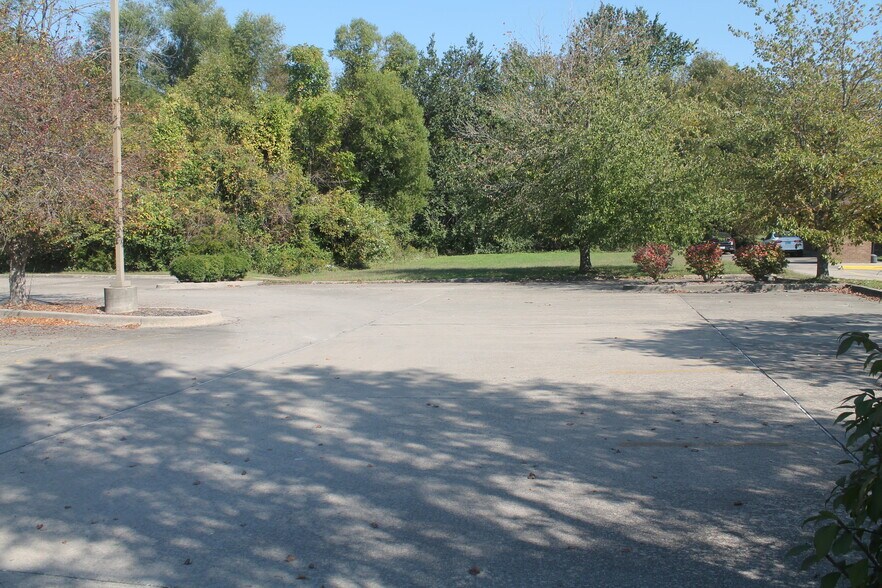 More Photos Of 1235 Cedar Ct, Carbondale Medical For Sale