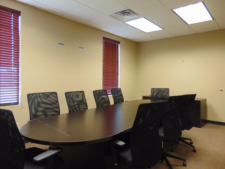 More Photos Of 708 N Ashley Ridge Loop, Shreveport Office For Sale