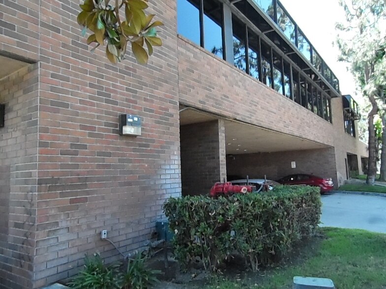 More Photos Of 100 N Harbor Blvd, Anaheim Loft Creative Space For Lease