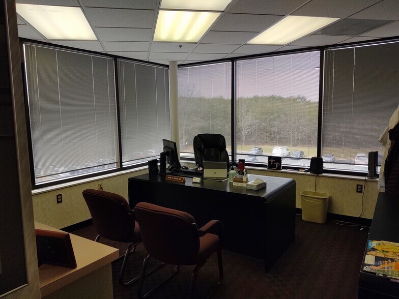 More Photos Of 7350 Van Dusen Rd, Laurel Medical For Sale