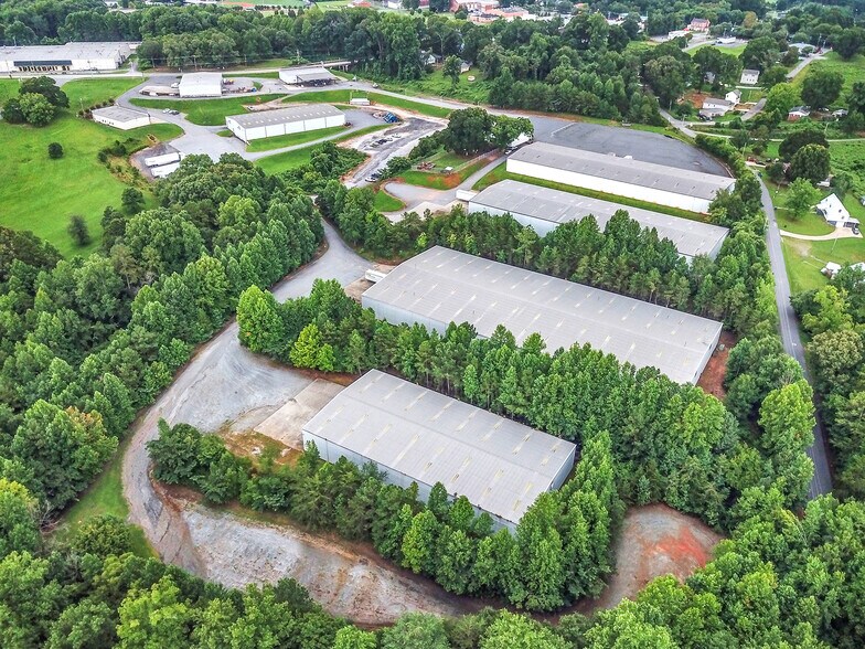 More Photos Of 241 Vance St, Forest City Unknown For Lease