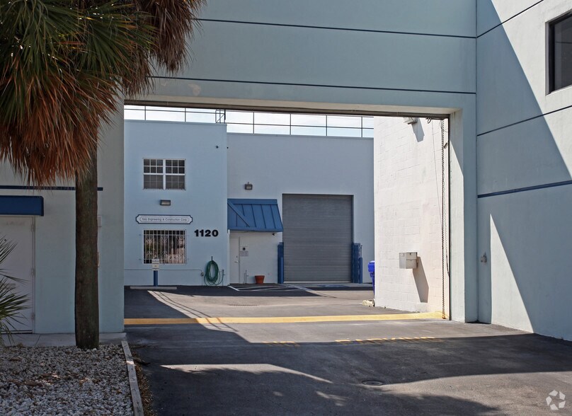 More Photos Of 1120 NW 54th St, Fort Lauderdale Warehouse For Lease