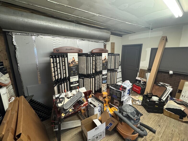 More Photos Of 100 E 32nd St, Bryan Freestanding For Sale