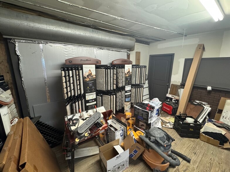 More Photos Of 100 E 32nd St, Bryan Freestanding For Lease