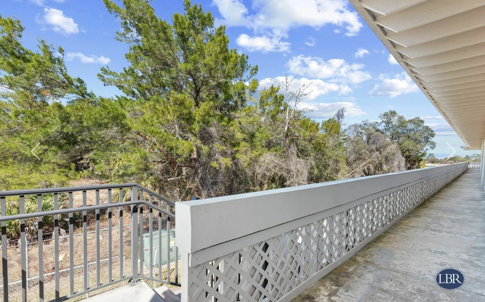 More Photos Of 6855 Tico Rd, Titusville Office For Lease