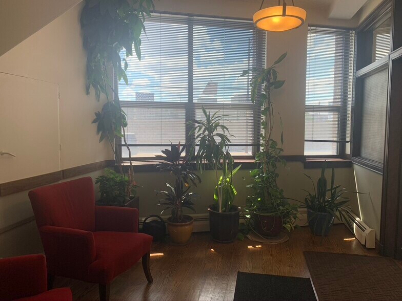 More Photos Of 1467 N Elston Ave, Chicago Loft Creative Space For Lease