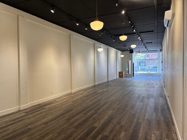 More Photos Of 109 N Leroux St, Flagstaff Storefront For Lease