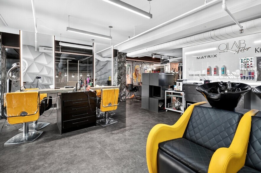 More Photos Of 1200 Rue Atateken, Montréal Storefront Retail Residential For Sale