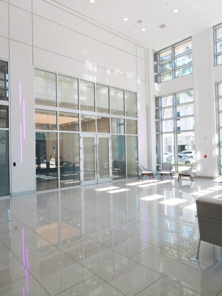 More Photos Of 350 E Las Olas Blvd, Fort Lauderdale Office For Lease