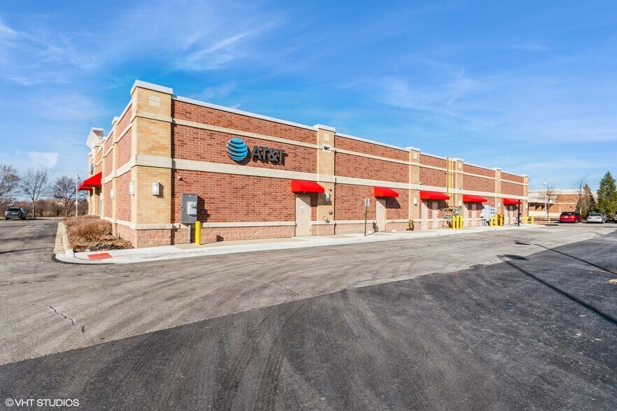 More Photos Of 277-297 S Weber Rd, Romeoville Storefront For Lease
