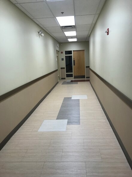 More Photos Of 1000 Meade St, Dunmore Medical For Lease