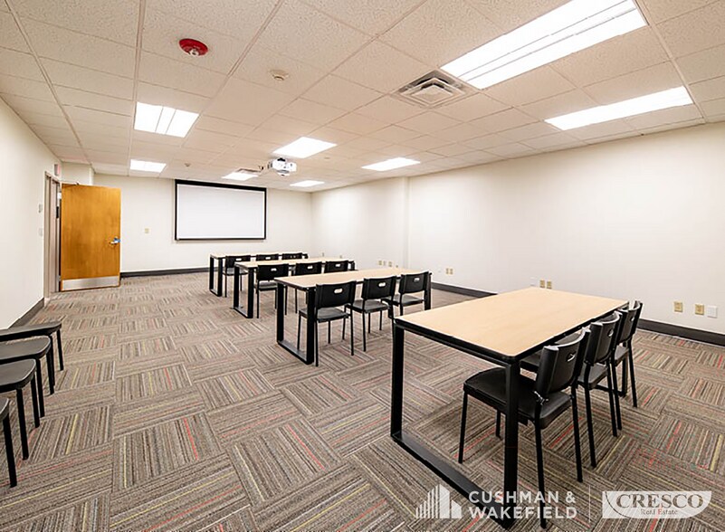 More Photos Of 29100 Aurora Rd, Solon Office For Lease