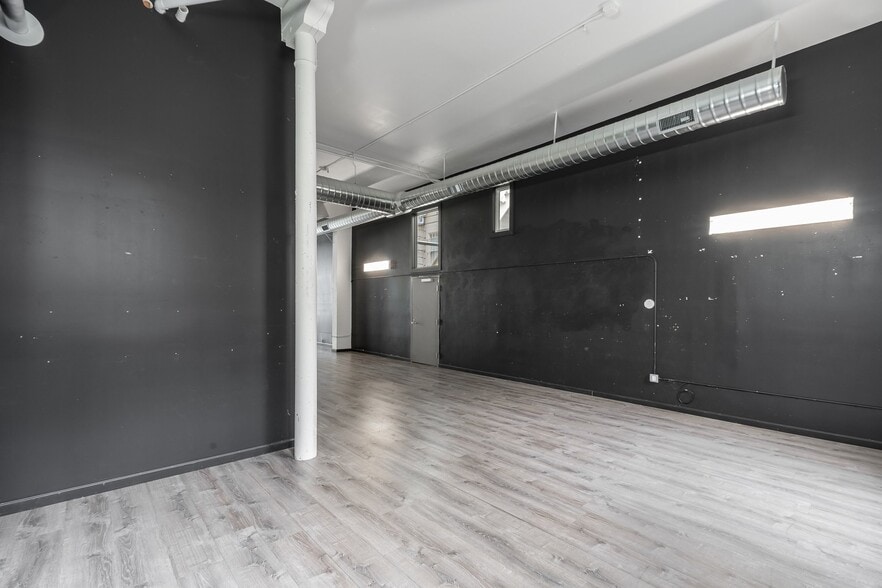 More Photos Of 1018-1020 Valencia St, San Francisco Storefront Retail Residential For Lease
