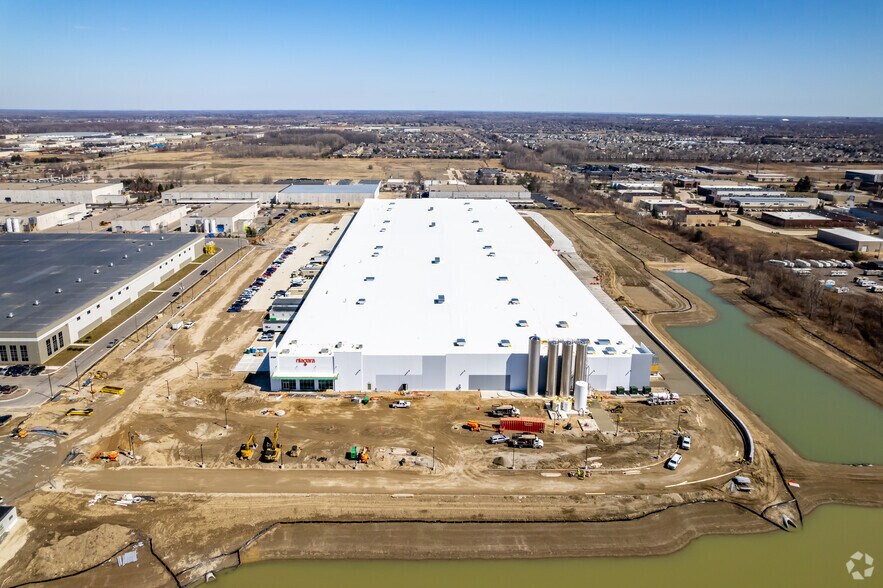 More Photos Of 50570 Birch Dr, Shelby Township Manufacturing For Lease