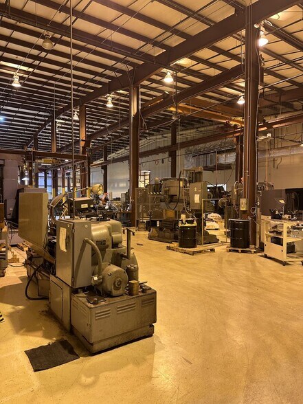 More Photos Of 3001 Tamarack Rd, Owensboro Distribution For Sale