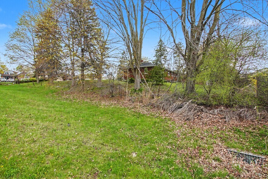 More Photos Of 355 Guelph ave, Cambridge Land For Sale