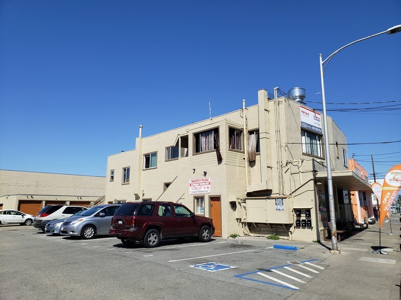 More Photos Of 2391-2395 Spring St, Redwood City Apartments For Sale