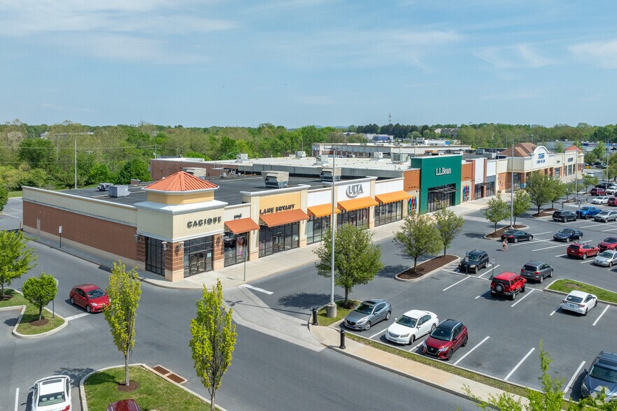 More Photos Of Carlisle Pike @ NWC Carlisle Pike (US Rte 11) & Lam, Mechanicsburg Unknown For Lease