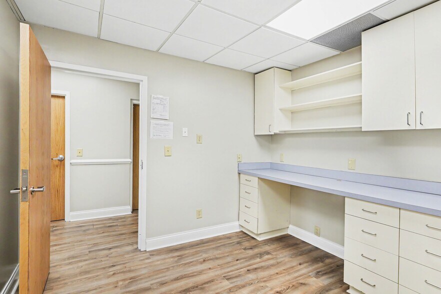 More Photos Of 470 Lake Concord Rd NE, Concord Office For Lease