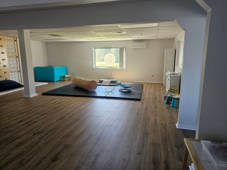 More Photos Of 100 Quarry Rd, Hamburg Medical For Lease