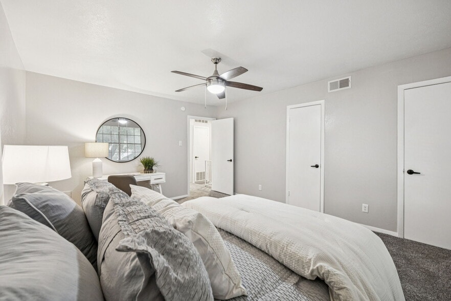 More Photos Of 15545 El Estado Dr, Dallas Multifamily For Sale