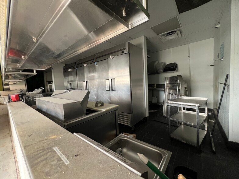 More Photos Of 13650 E Colfax Ave, Aurora Apartments For Lease