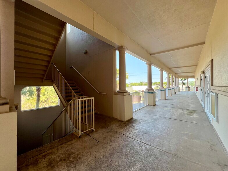 More Photos Of 4507 Furling Ln, Destin Loft Creative Space For Sale