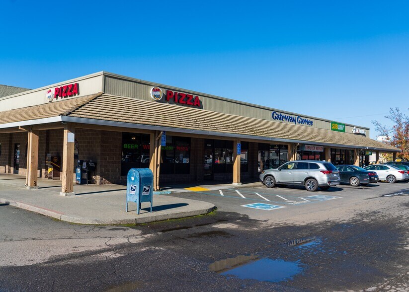 More Photos Of 1702-1714 S Main St, Willits General Retail For Lease