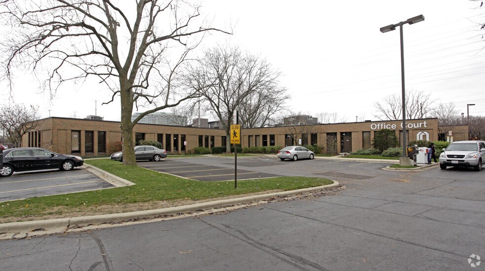 More Photos Of 5225 Old Orchard Rd, Skokie Office For Lease