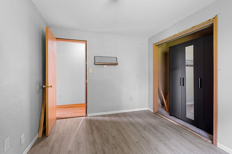 More Photos Of N5367 Mayflower Rd, Shiocton Office For Sale