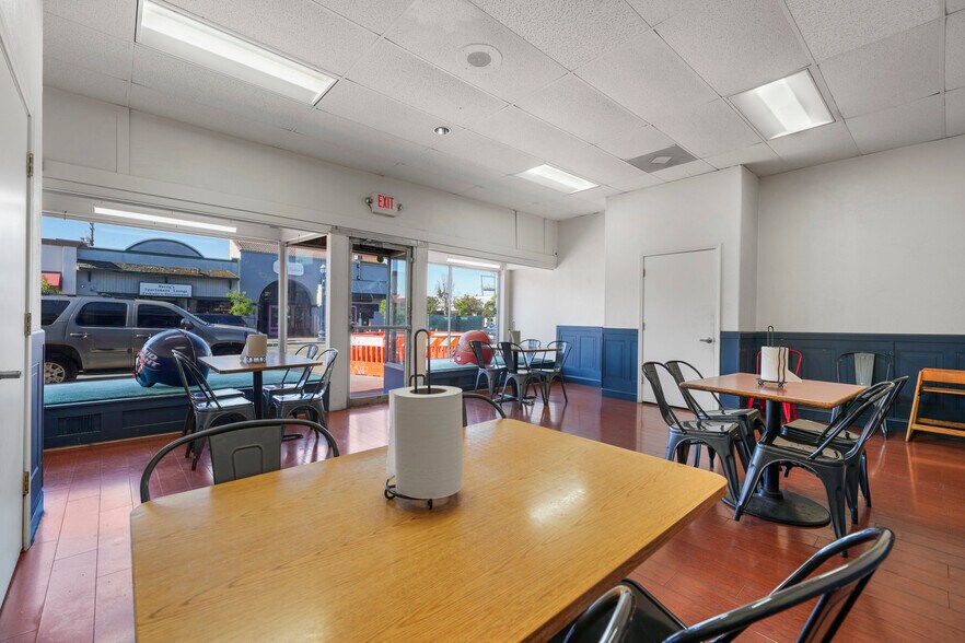 More Photos Of 834-836 Texas St, Fairfield Restaurant For Sale