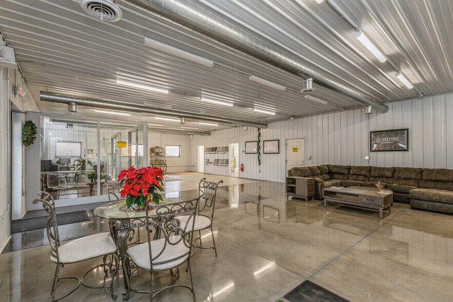 More Photos Of 33083 Ute Ave, Waukee Flex For Sale