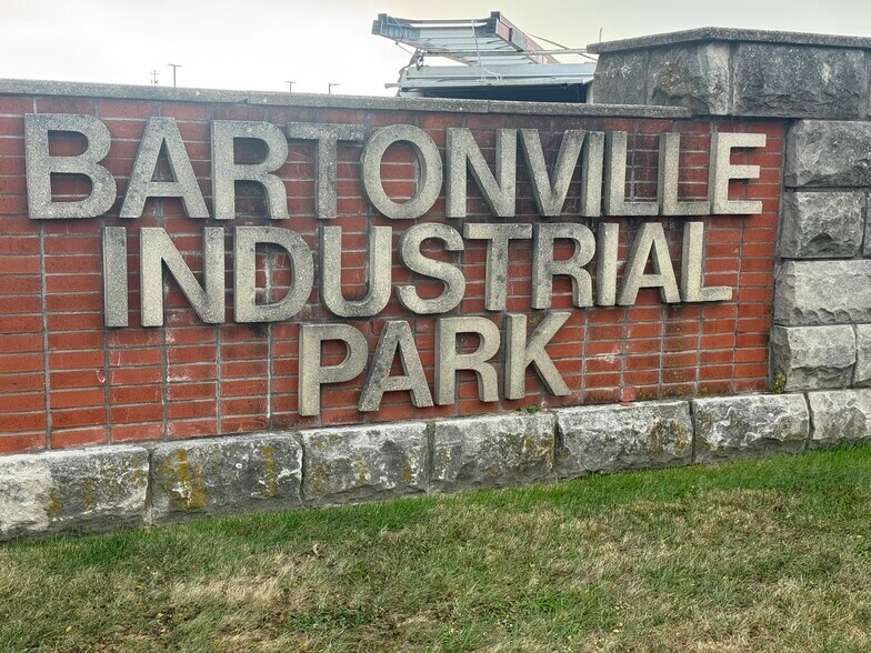 More Photos Of 4616 Enterprise Dr, Bartonville Industrial For Sale