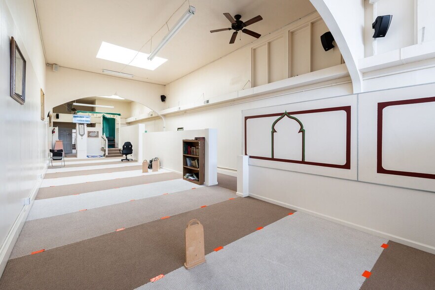 More Photos Of 4820 International Blvd, Oakland Storefront For Lease