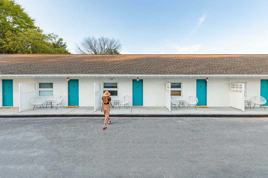 More Photos Of 741 Ocean Blvd, Rye Hotel For Sale