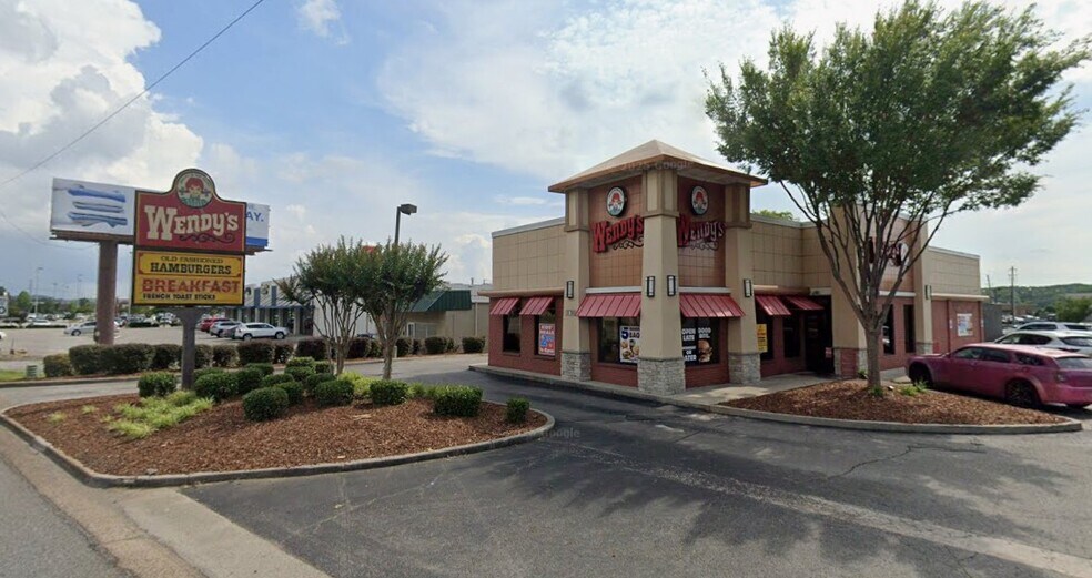 Primary Photo Of 2800 Memorial Pky S, Huntsville Fast Food For Sale