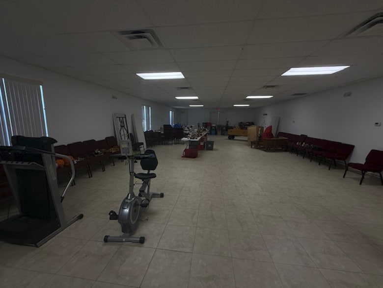 More Photos Of 8826 Trevarthon Rd, Orlando Specialty For Sale