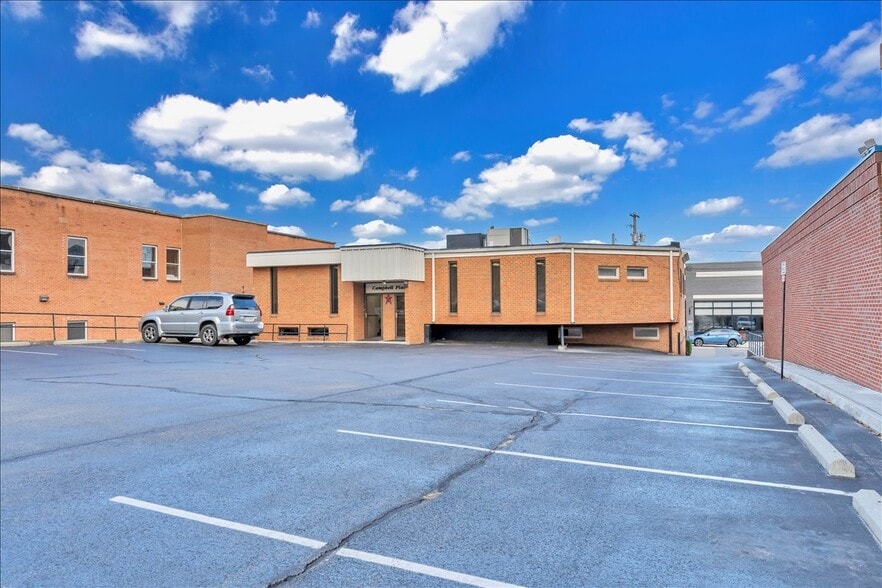 More Photos Of 356-358 Campbell Ave NW, Roanoke Office For Sale