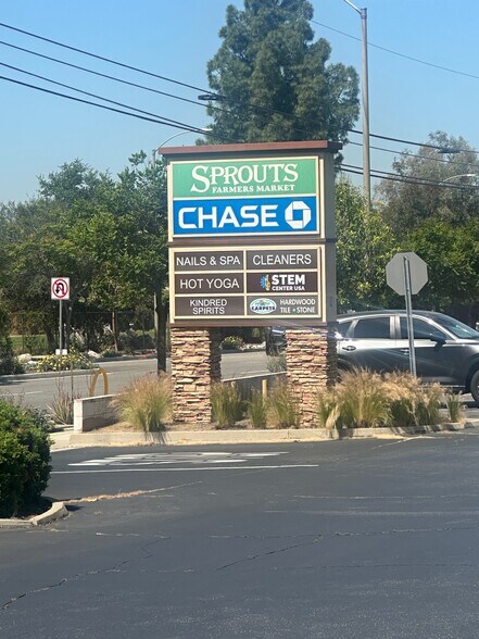 More Photos Of 843 W Foothill Blvd, Claremont Storefront Retail Office For Lease