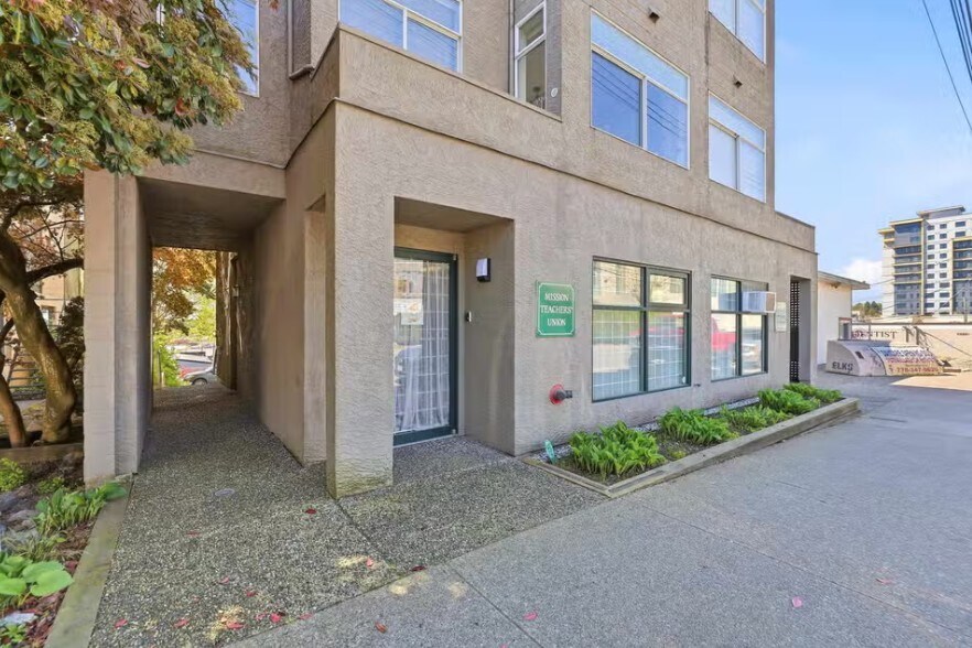 More Photos Of 33344 2nd Av, Mission Office For Sale