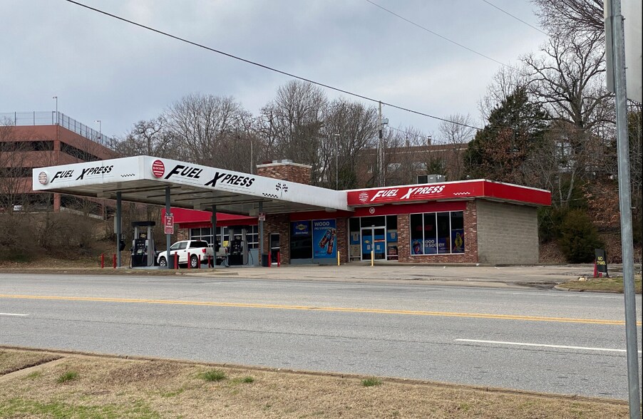 More Photos Of 1501 N College Ave, Fayetteville Convenience Store For Sale
