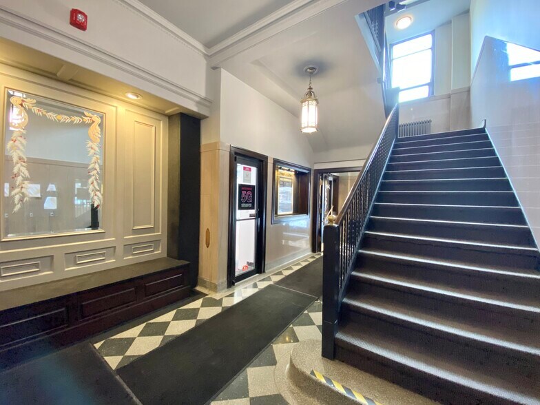 More Photos Of 200-202 E Washington St, Ann Arbor Medical For Lease