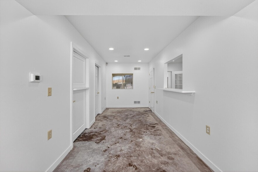 More Photos Of 2200 S Miller Pky, Milwaukee Distribution For Sale