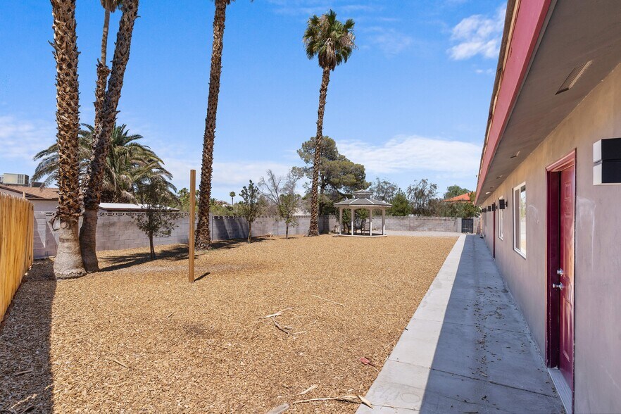 More Photos Of 6470 W Desert Inn Rd, Las Vegas Coworking Space