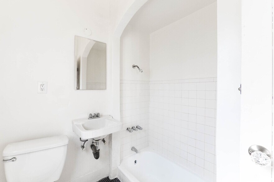 More Photos Of 229 S Westlake Ave, Los Angeles Apartments For Sale