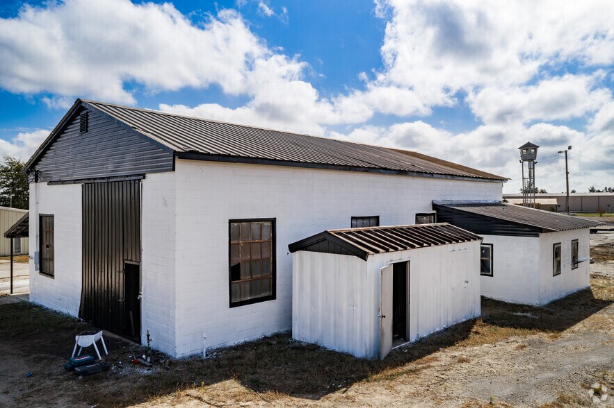 More Photos Of 13031 Veterans Memorial Hwy, Douglasville Warehouse For Lease