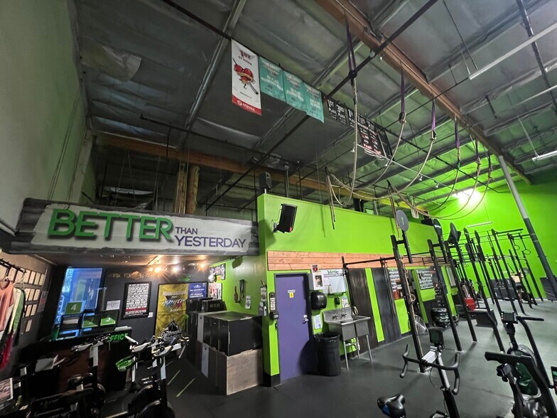 More Photos Of 1525 E Highland Ave, Duarte Warehouse For Lease