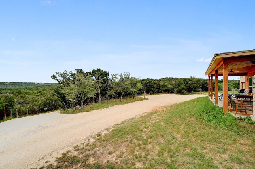More Photos Of 7400 McGregor Ln, Dripping Springs Hotel For Sale